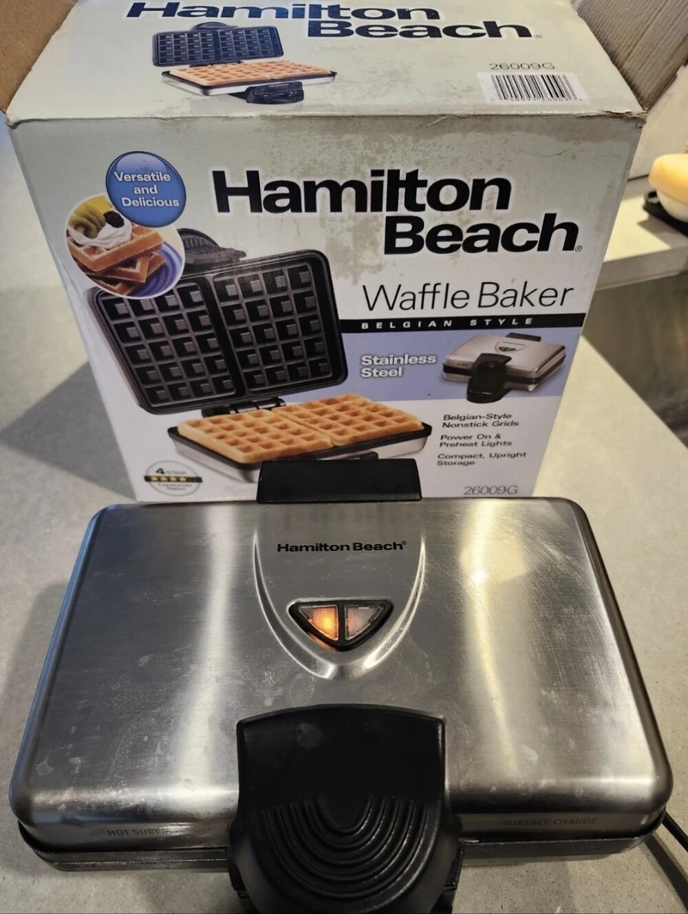 Hamilton Beach Waffle Baker Model 26009G Belgian Style Stainless Steel Nonstick